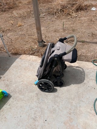 Silla de paseo ligera y plegable