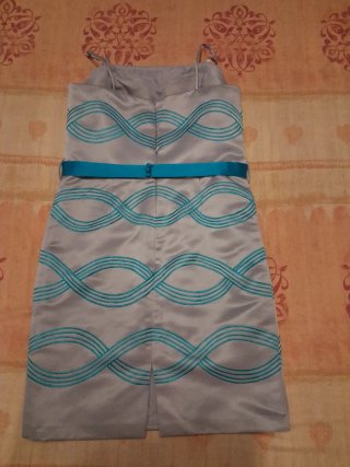 Vestido eventos gris detalles turquesa y torera