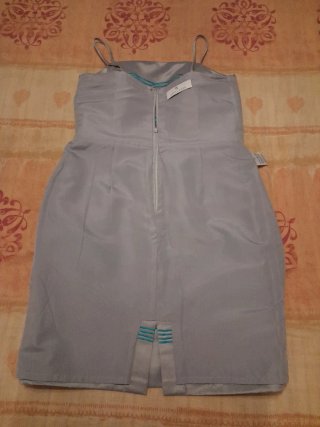 Vestido eventos gris detalles turquesa y torera