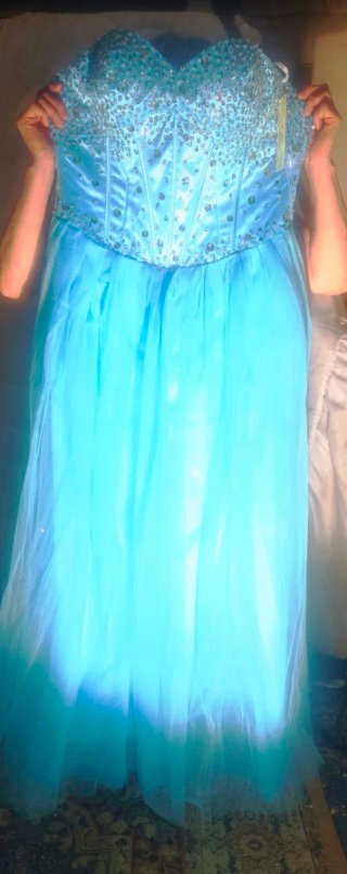 Vestido de fiesta azul con pedrería