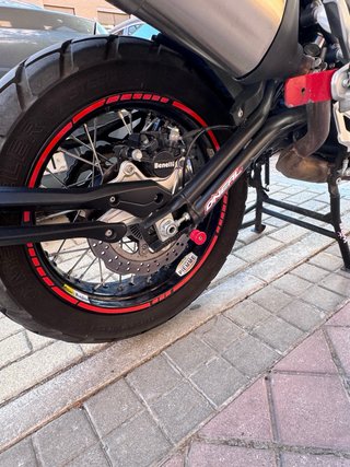 Benelli TRK 502 Adventure Blanca y Roja