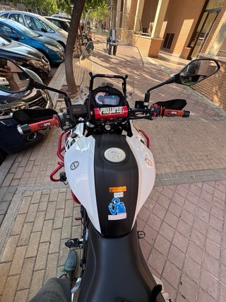 Benelli TRK 502 Adventure Blanca y Roja