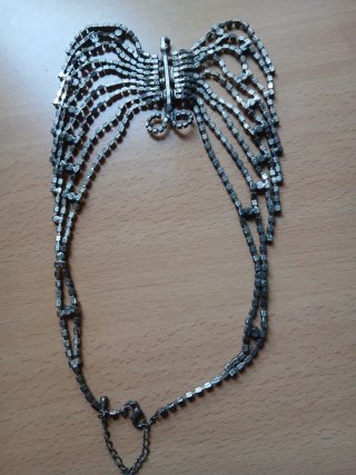 Collana farfalla strass rossi e argento