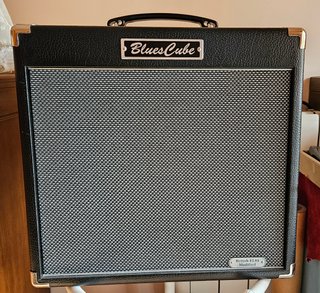 Roland Blues Cube Hot con Celestion Creamback