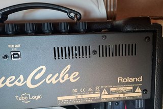 Roland Blues Cube Hot con Celestion Creamback