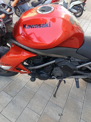 Kawasaki ER-6n de 2011, 650 ccc