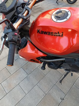 Kawasaki ER-6n de 2011, 650 ccc