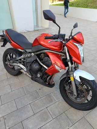 Kawasaki ER-6n de 2011, 650 ccc