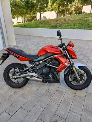 Kawasaki ER-6n de 2011, 650 ccc