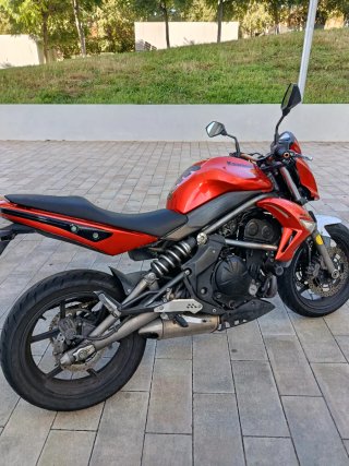 Kawasaki ER-6n de 2011, 650 ccc