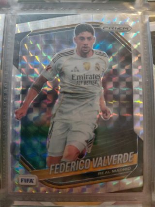 Carta Federico Valverde Real Madrid Prizm 25-26