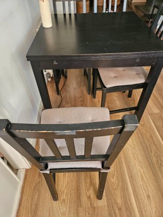 Mesa Ikea extensible y 4 sillas