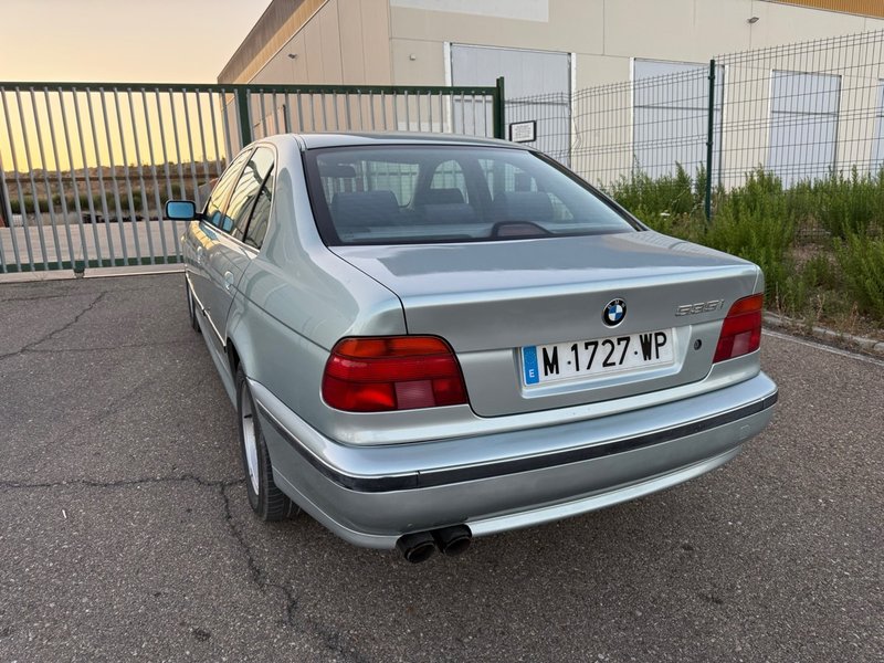 BMW e39 535i v8 245cv - foto 1
