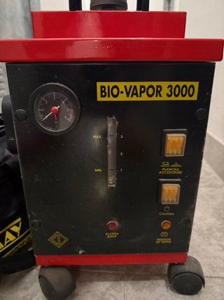 Vaporeta profesional con todos los accesorios.