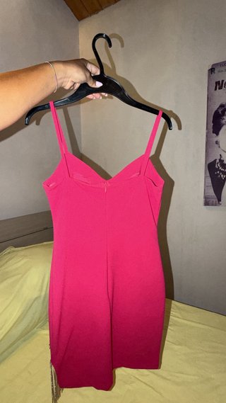 Abito fucsia con frange