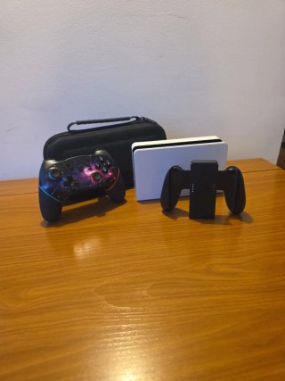 Nintendo Switch OLED + Mando Pro + 3 Juegos