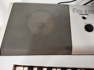 TECLADO YAMAHA de 76 TECLAS con ATRIL + ACCESORIOS