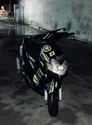 Yamaha Jog R Negra y Amarilla