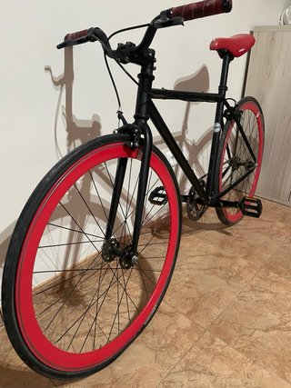 Bicicleta Fixie Negra Ruedas Rojas