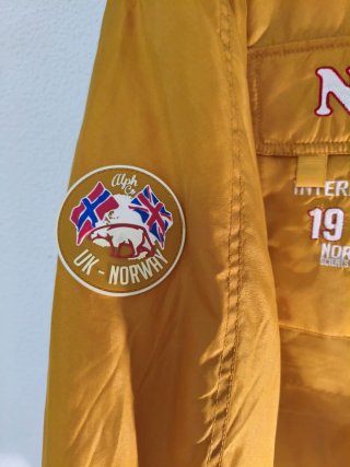 Abrigo Anorak Amarillo