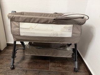 Minicuna colecho con colchón y ropa