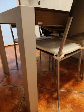 Mesa extensible + 4 sillas, muebles Ondarreta.