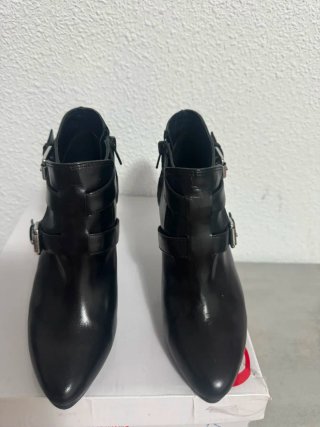 Botines tacón hebillas negro T35.5