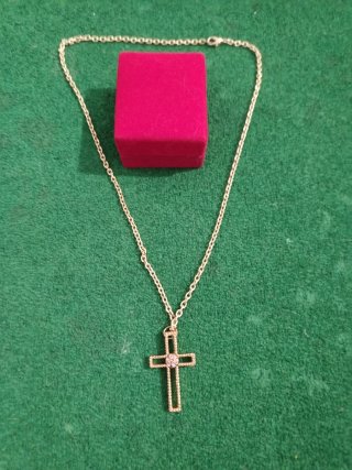 Cadena y Colgante Cruz Goldfiel Sin Uso