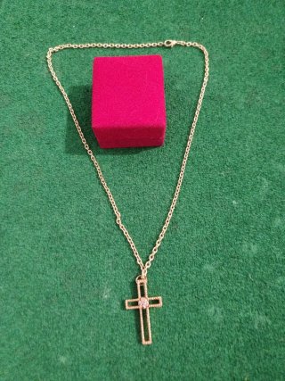 Cadena y Colgante Cruz Goldfiel Sin Uso