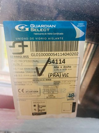 Ventana PVC color nogal nueva 130x140