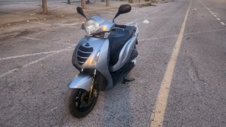 Honda PS 125 Scooter Plata