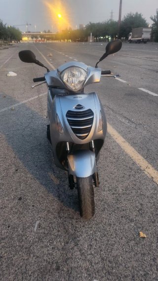 Honda PS 125 Scooter Plata