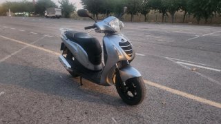 Honda PS 125 Scooter Plata