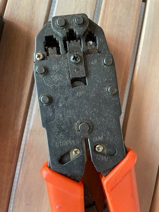 Herramientas crimpadora y pelacables