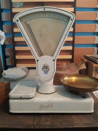 Báscula antigua Berkel con pesas
