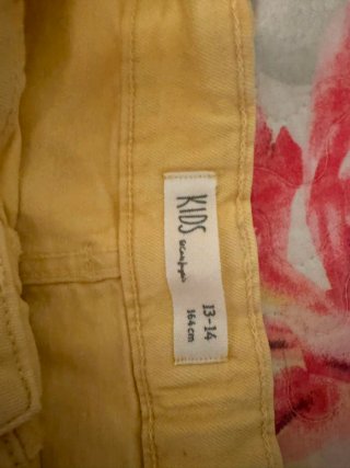 Pantalones anchos amarillos