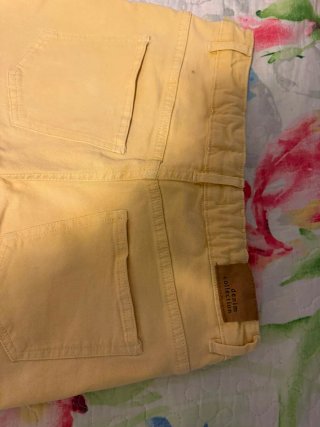 Pantalones anchos amarillos