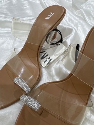 Sandalias Zara Transparentes con Pedrería