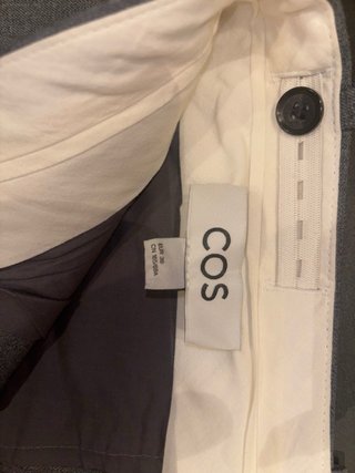 Pantalones COS grises de mujer