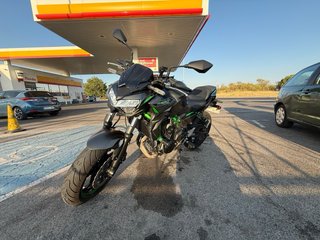 Kawasaki Z 650 2023 Negra/Verde