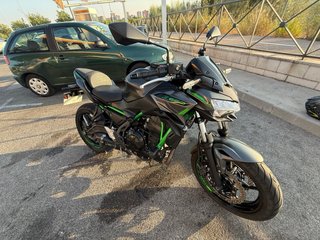 Kawasaki Z 650 2023 Negra/Verde