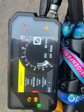 KTM 125 Duke 2021 Negra y Naranja