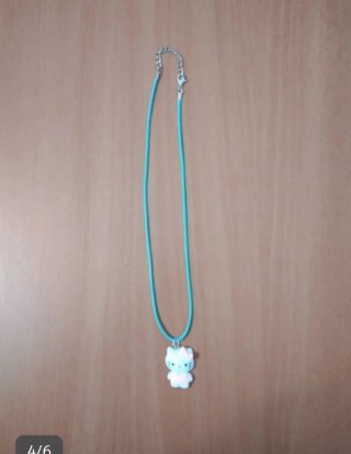 Conjunto de 5 pulseras elásticas y un collar