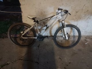 Bicicleta de montaña Orbea blanca