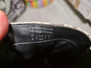 Botines de cuña con estampado de serpiente