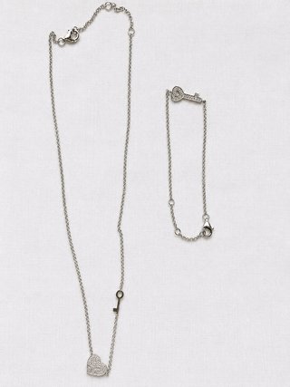 Conjunto collar y pulsera corazón y llave