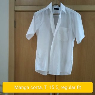 Camisas blancas y azul
