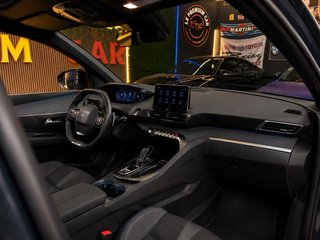 Peugeot 5008 2021