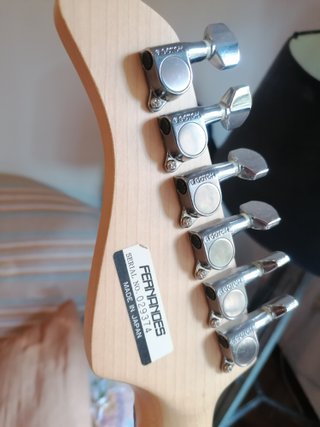 Guitarra Eléctrica Fernandes Roja