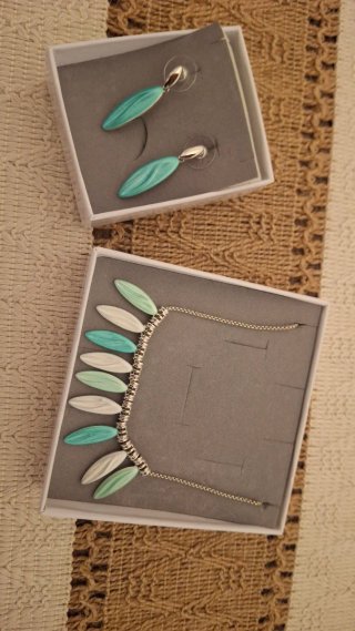 Parure orecchini e collana